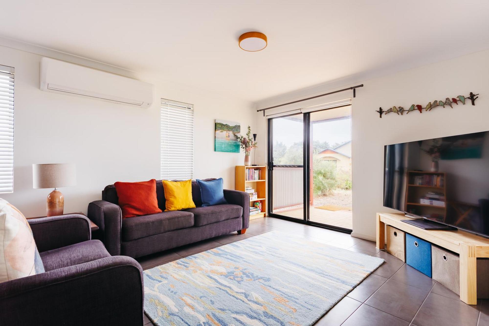 Cosy Corner By The Bnb Collection Albany Bagian luar foto