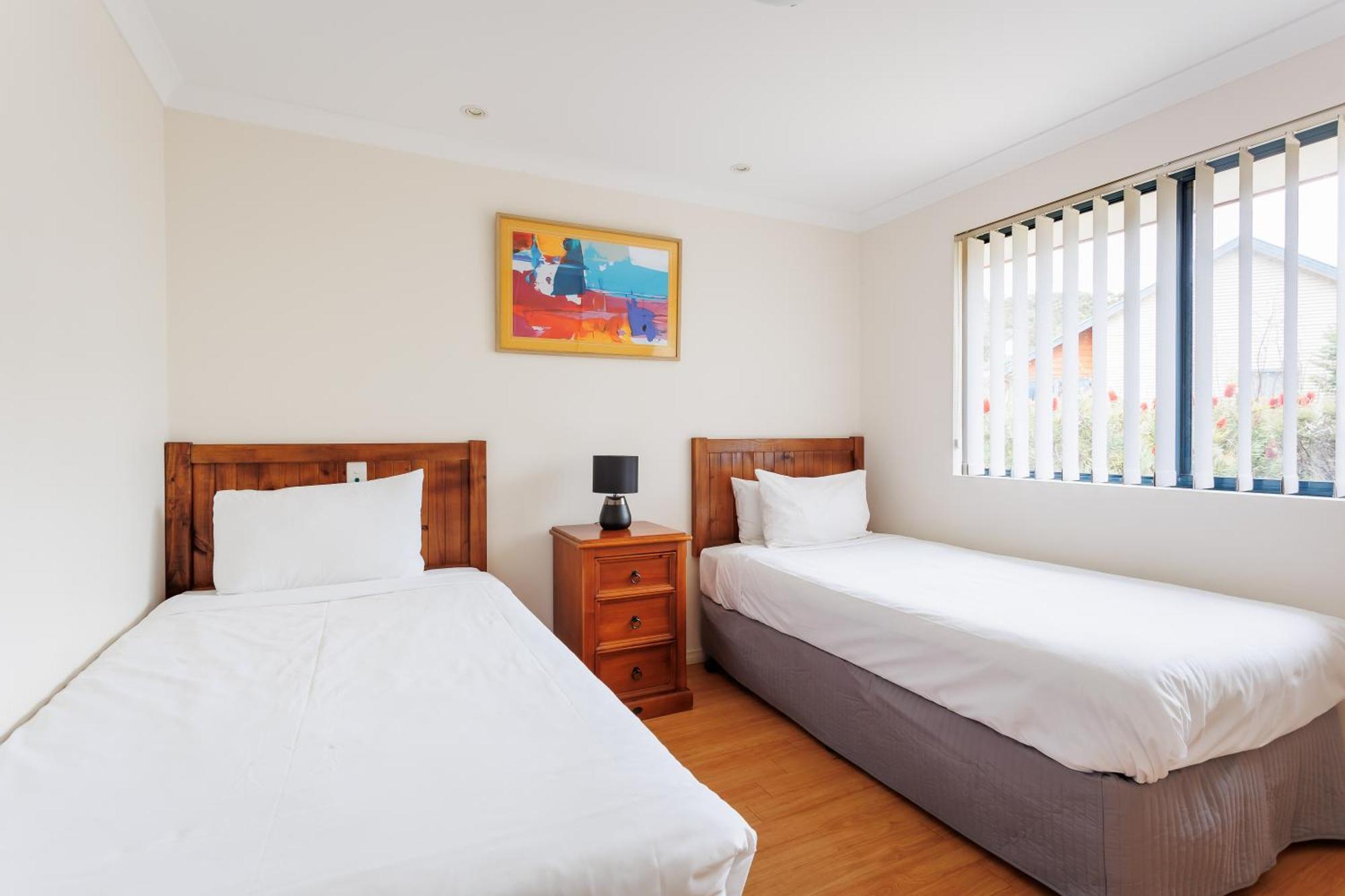 Cosy Corner By The Bnb Collection Albany Bagian luar foto