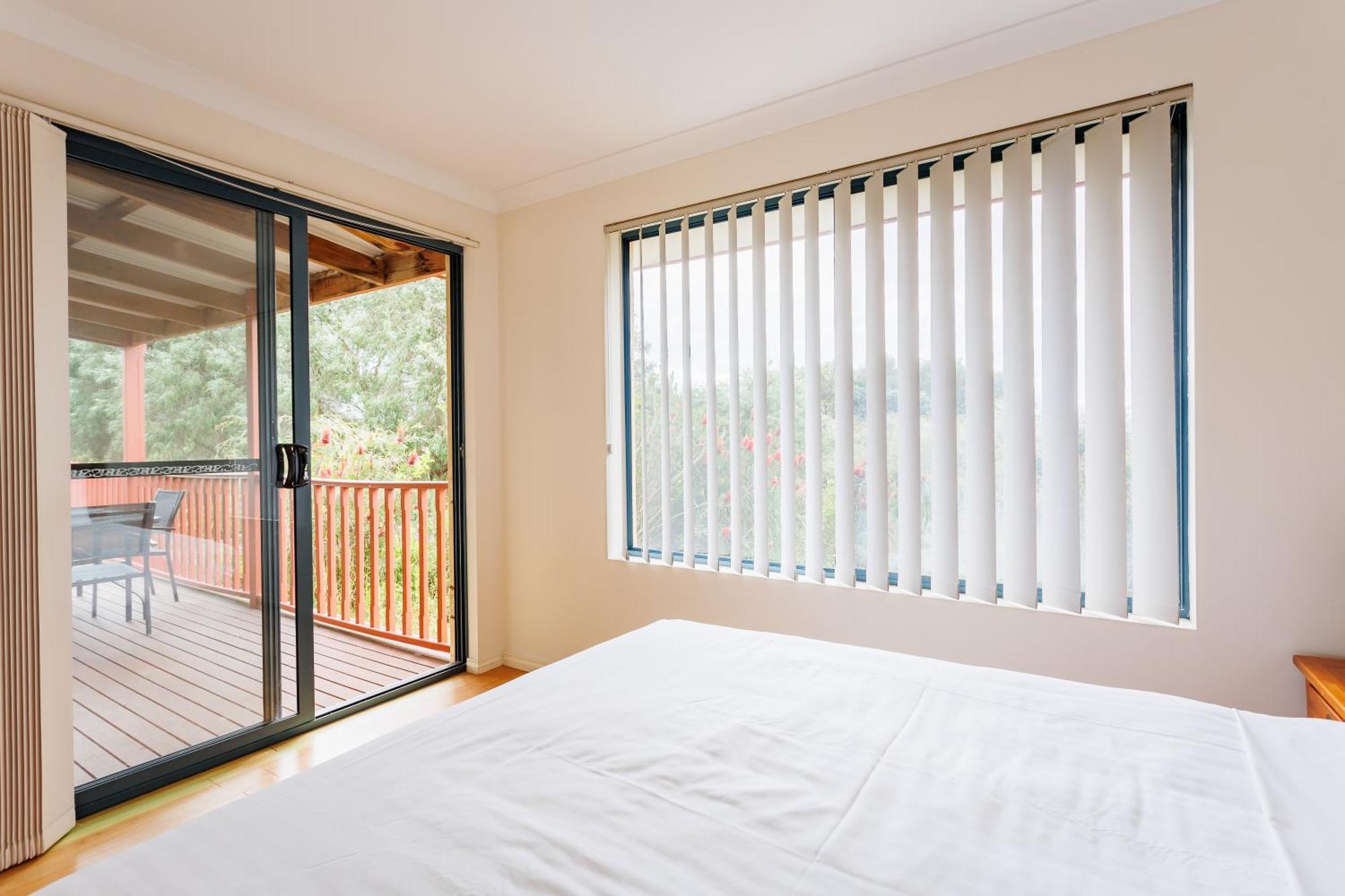Cosy Corner By The Bnb Collection Albany Bagian luar foto