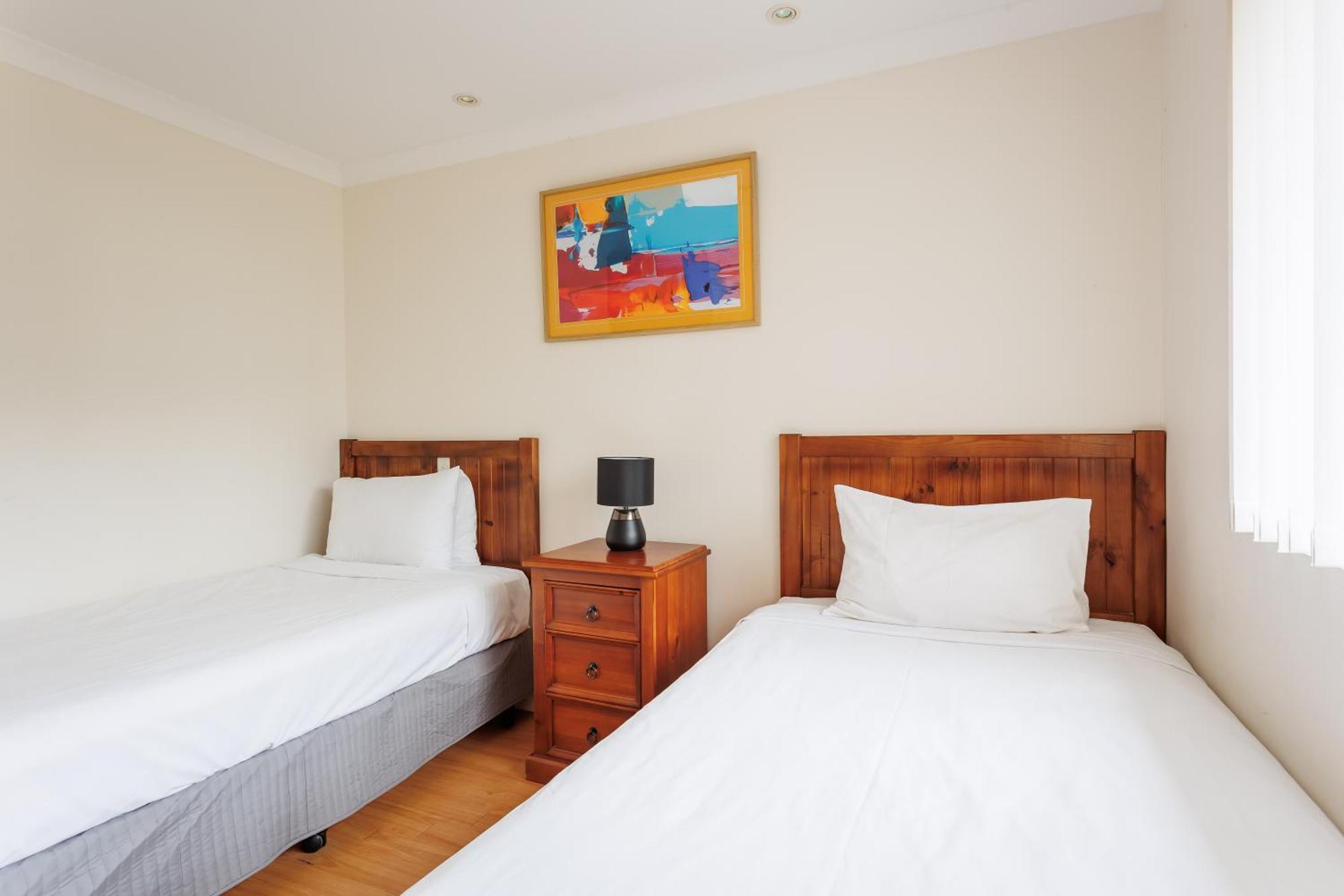 Cosy Corner By The Bnb Collection Albany Bagian luar foto