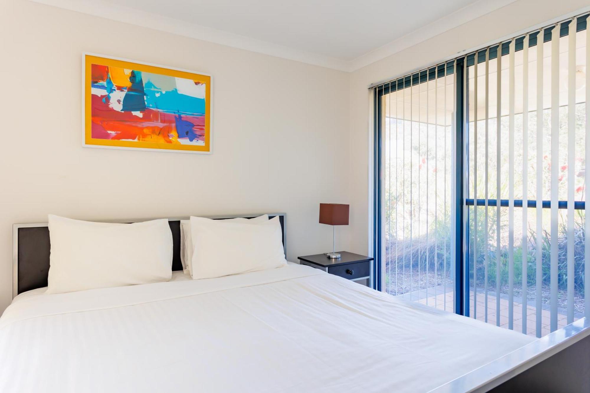 Cosy Corner By The Bnb Collection Albany Bagian luar foto