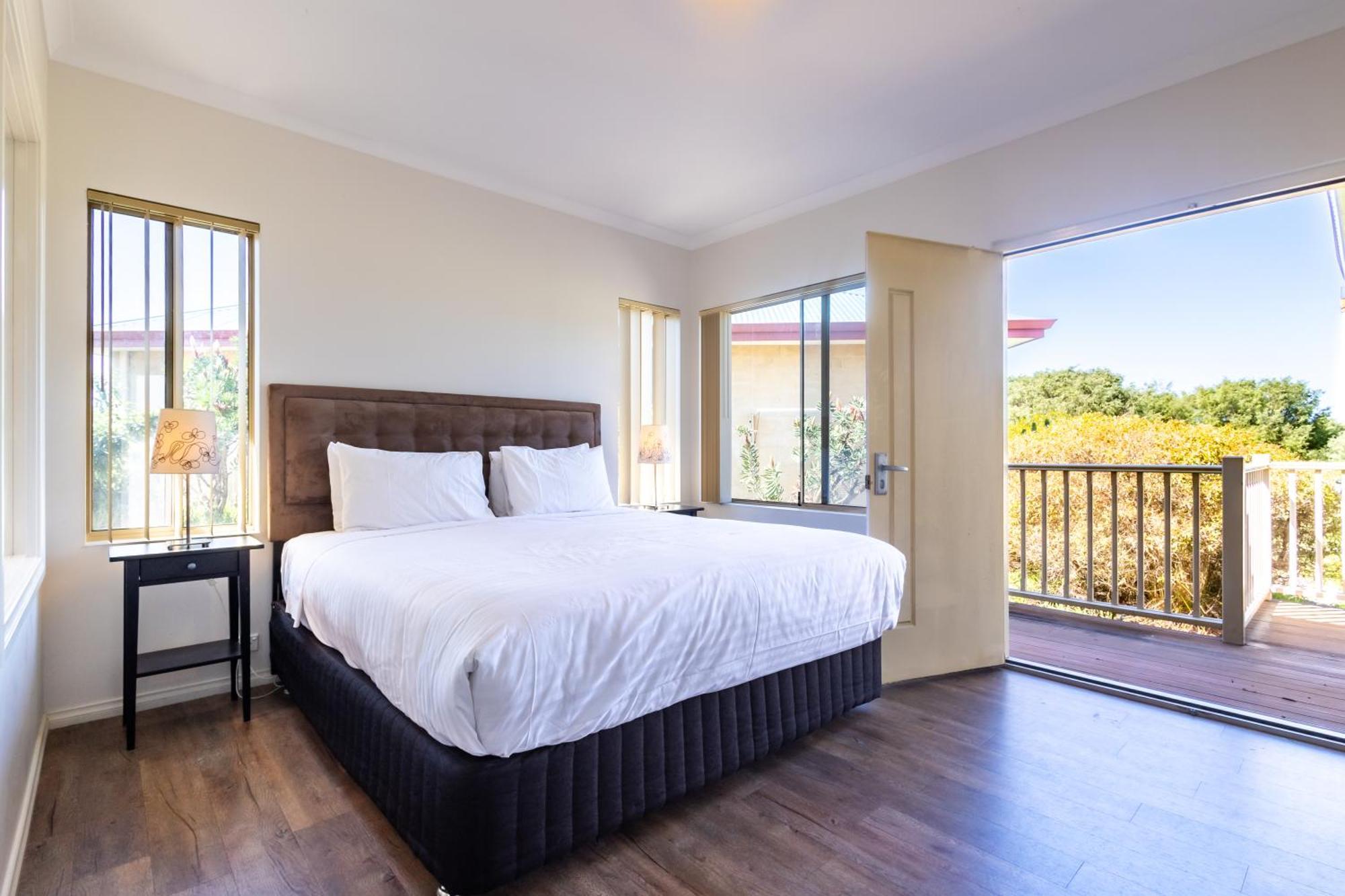 Cosy Corner By The Bnb Collection Albany Bagian luar foto